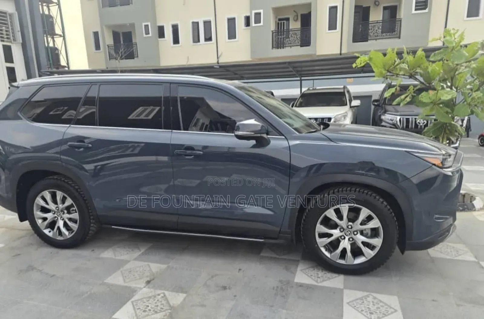 Toyota Highlander Limited FWD 2024 Gray
