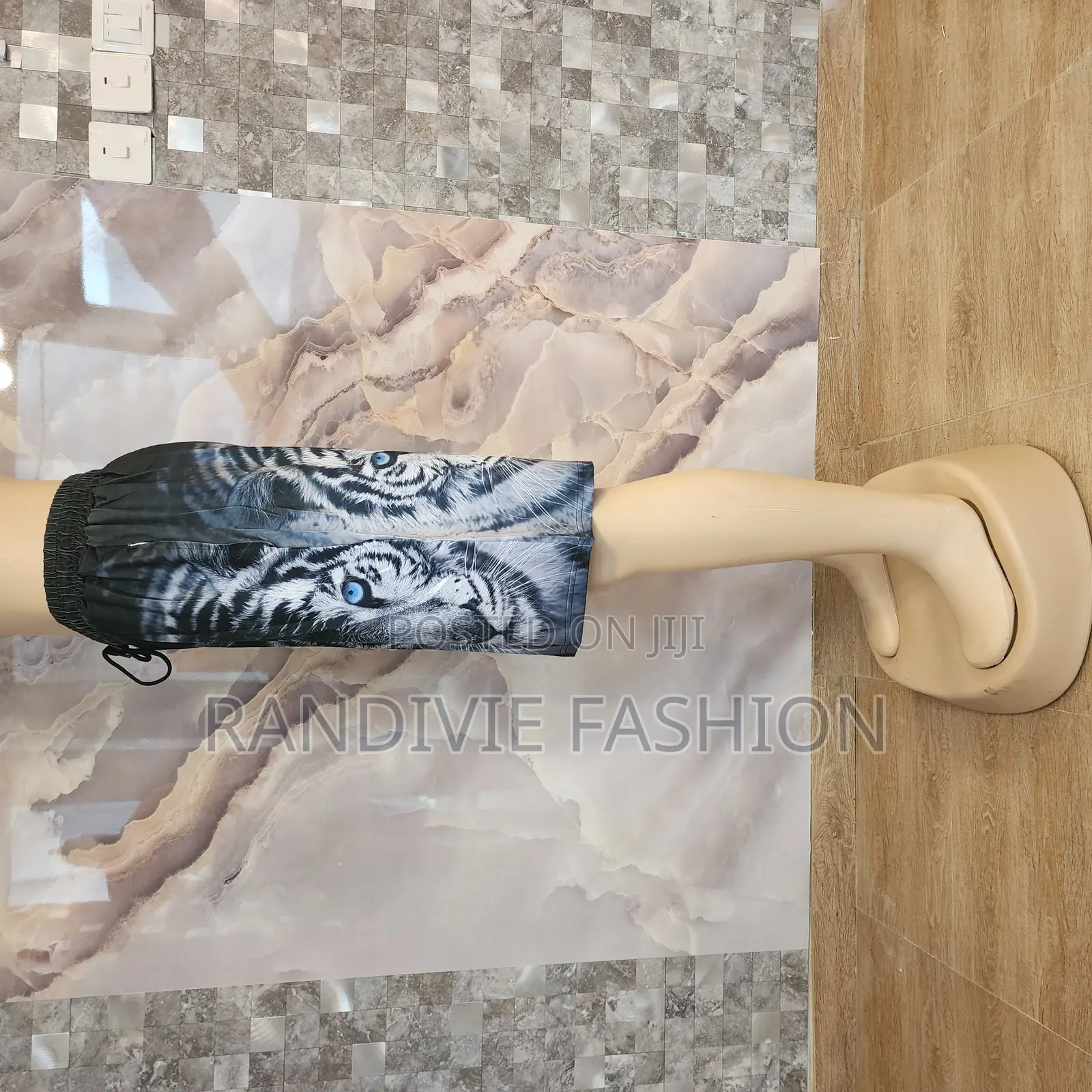 Ice Lion Shorts [Black/White]