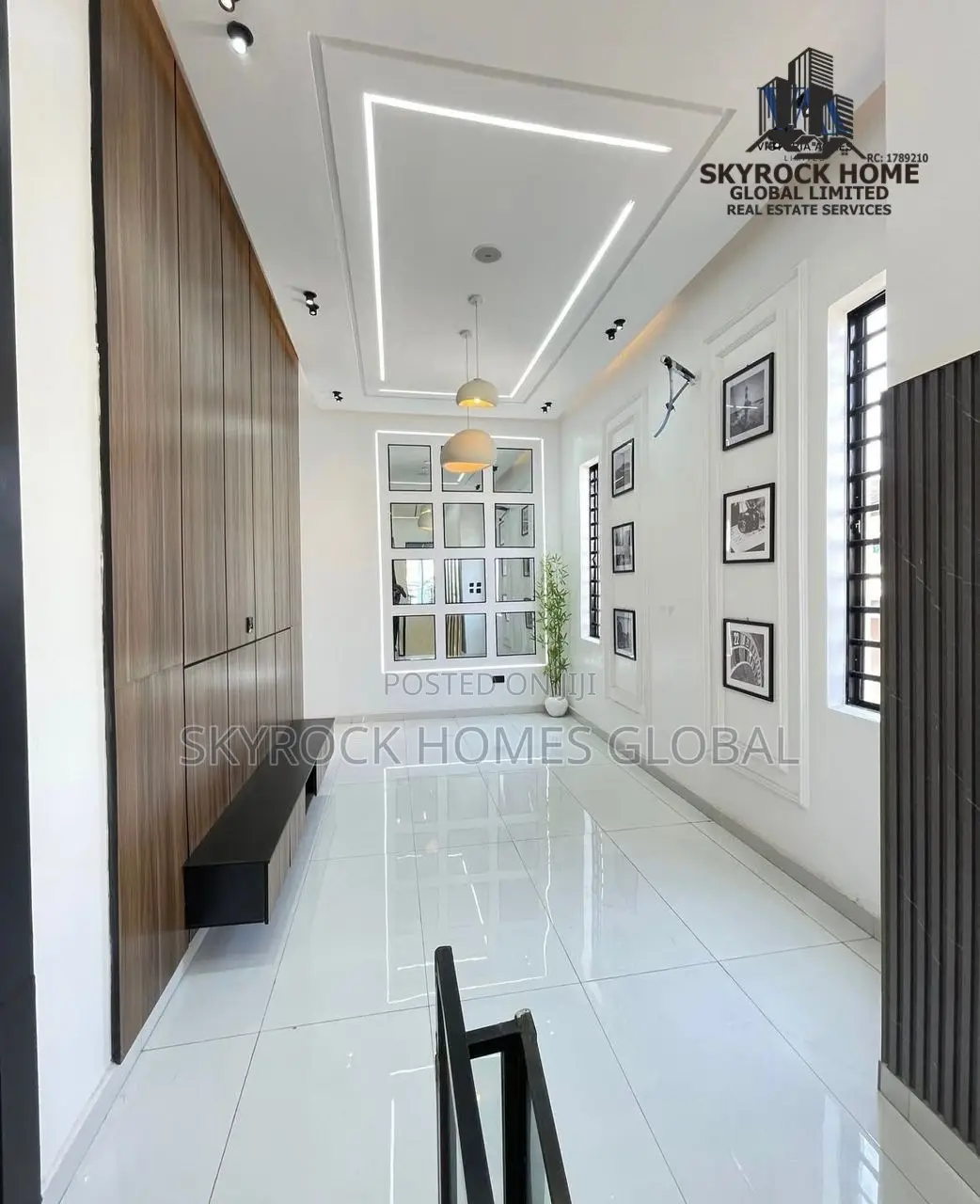 5bdrm Duplex in Ikota for sale