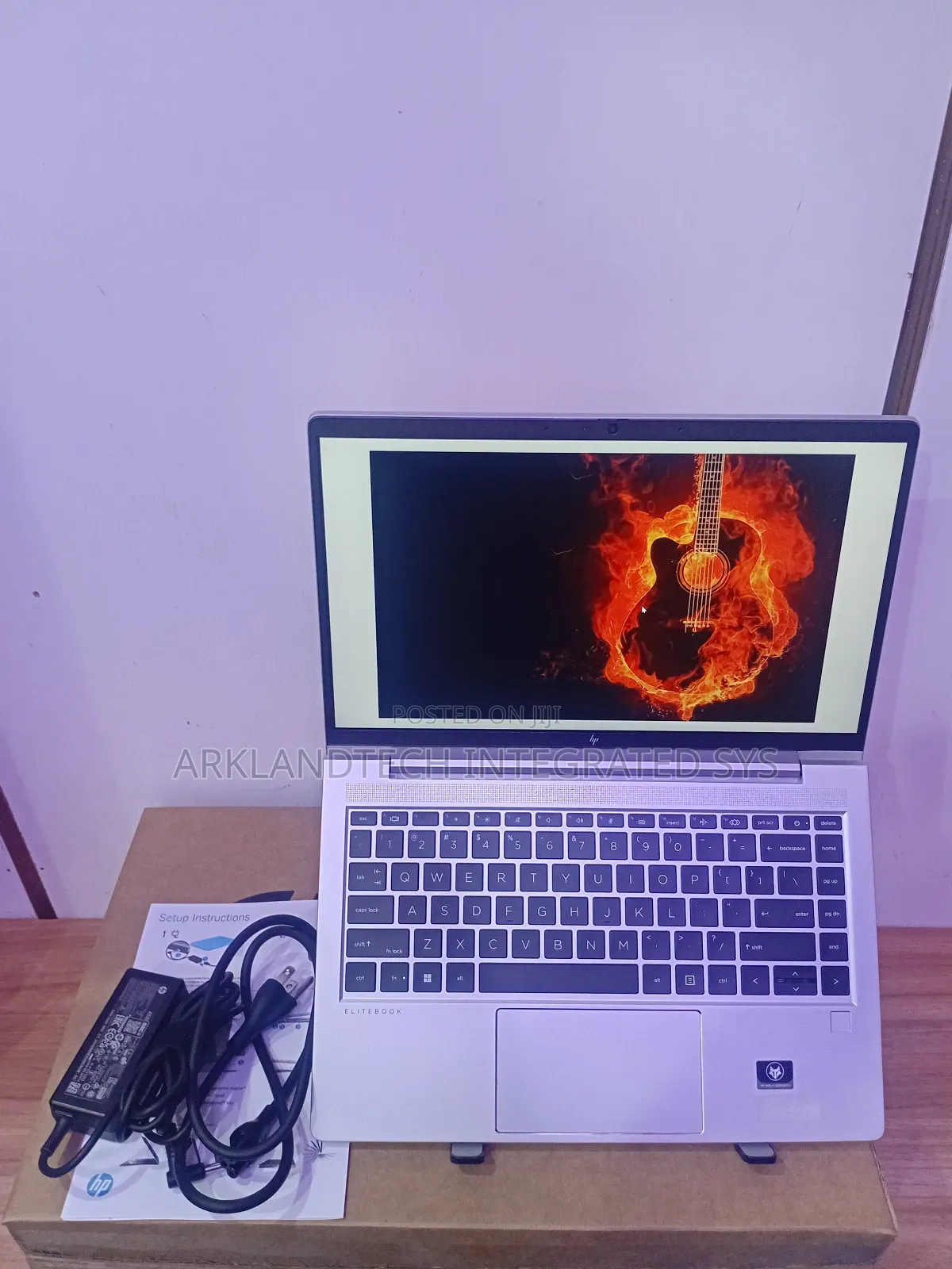 New Laptop HP EliteBook 640 G11 16GB AMD Ryzen 5 SSD 256GB