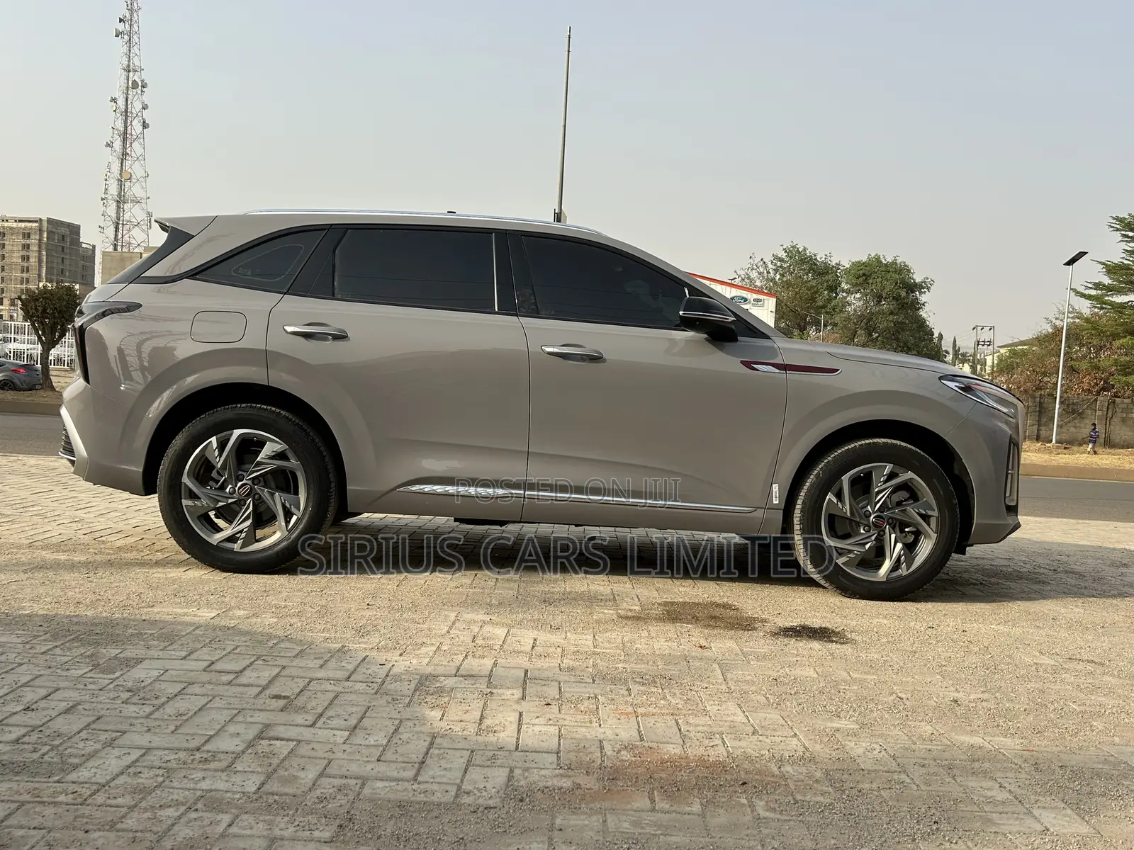 New Hongqi E-HS3 2023 Gray