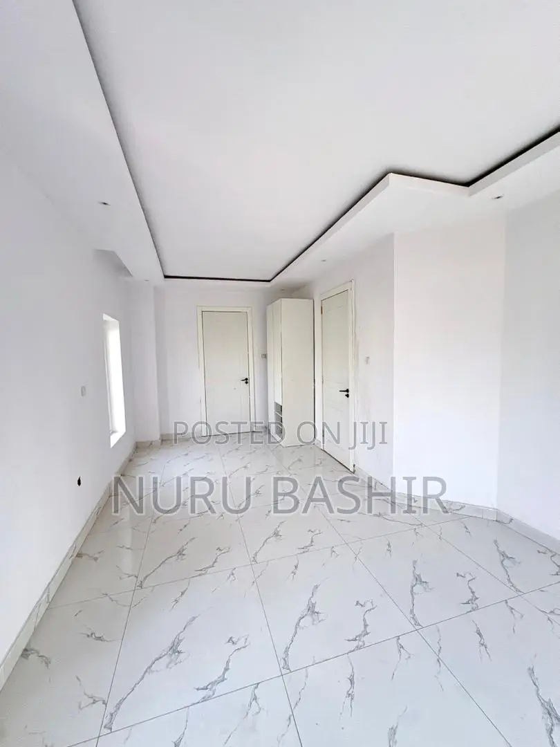 5bdrm Duplex in Kolapo Ishola Akobo, for sale