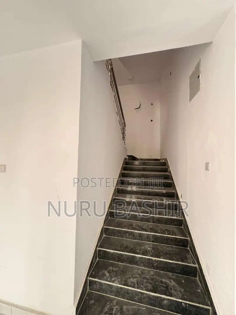 5bdrm Duplex in Kolapo Ishola Akobo, for sale