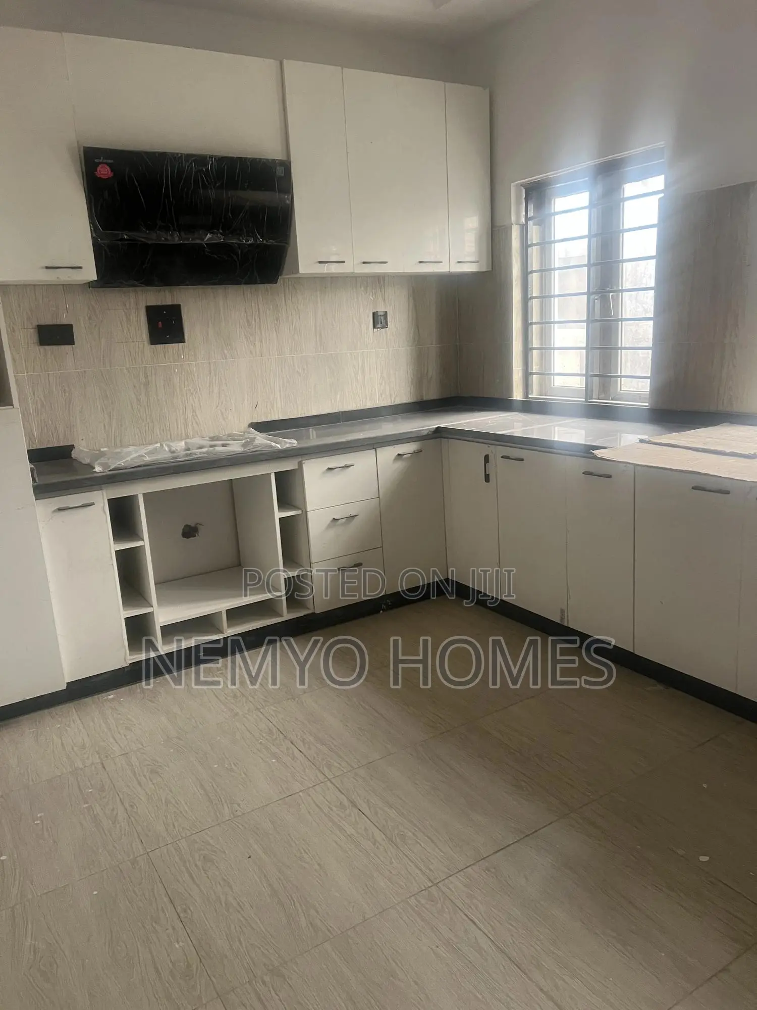 4bdrm Duplex in Kaura for sale