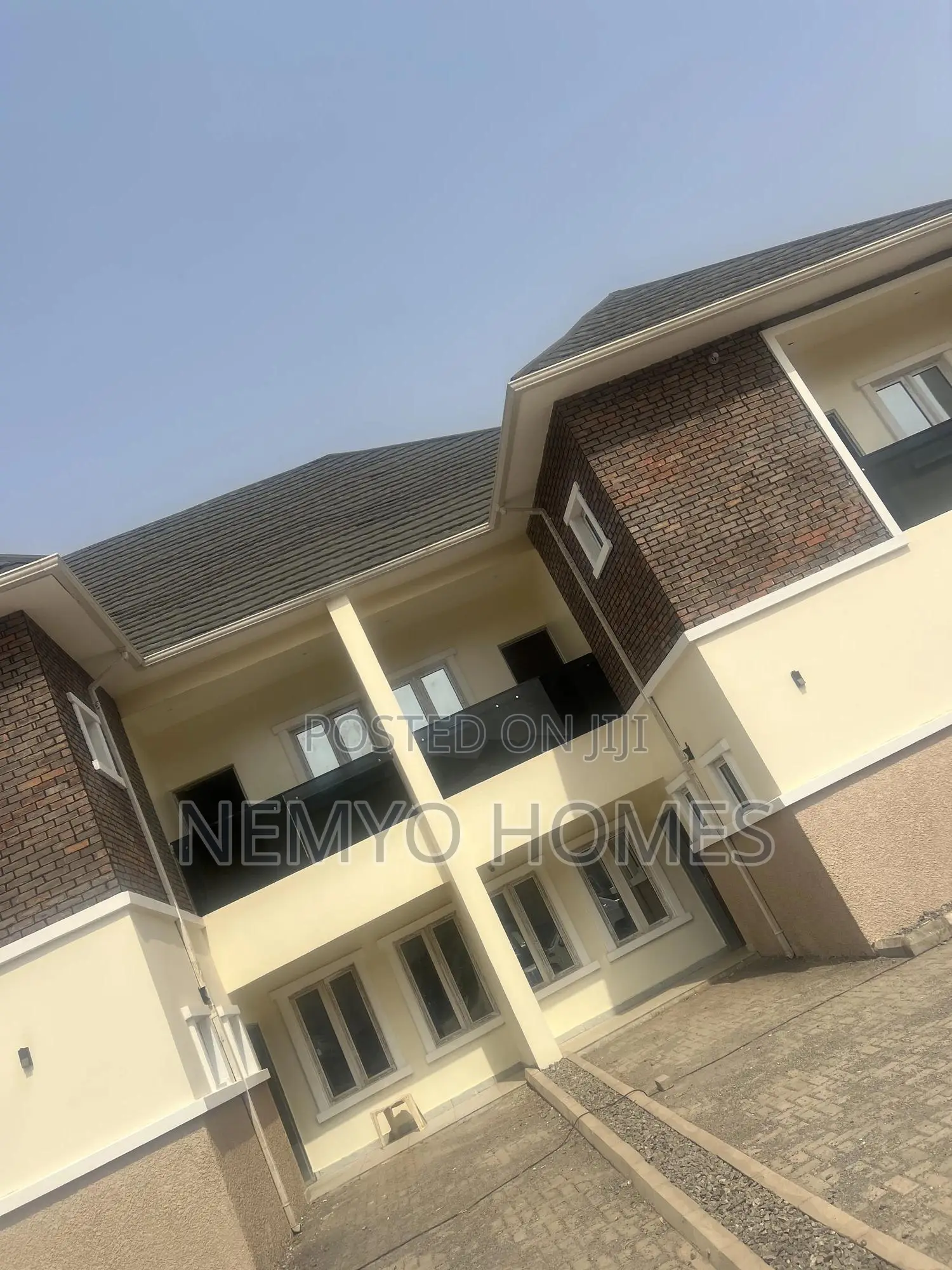 4bdrm Duplex in Kaura for sale