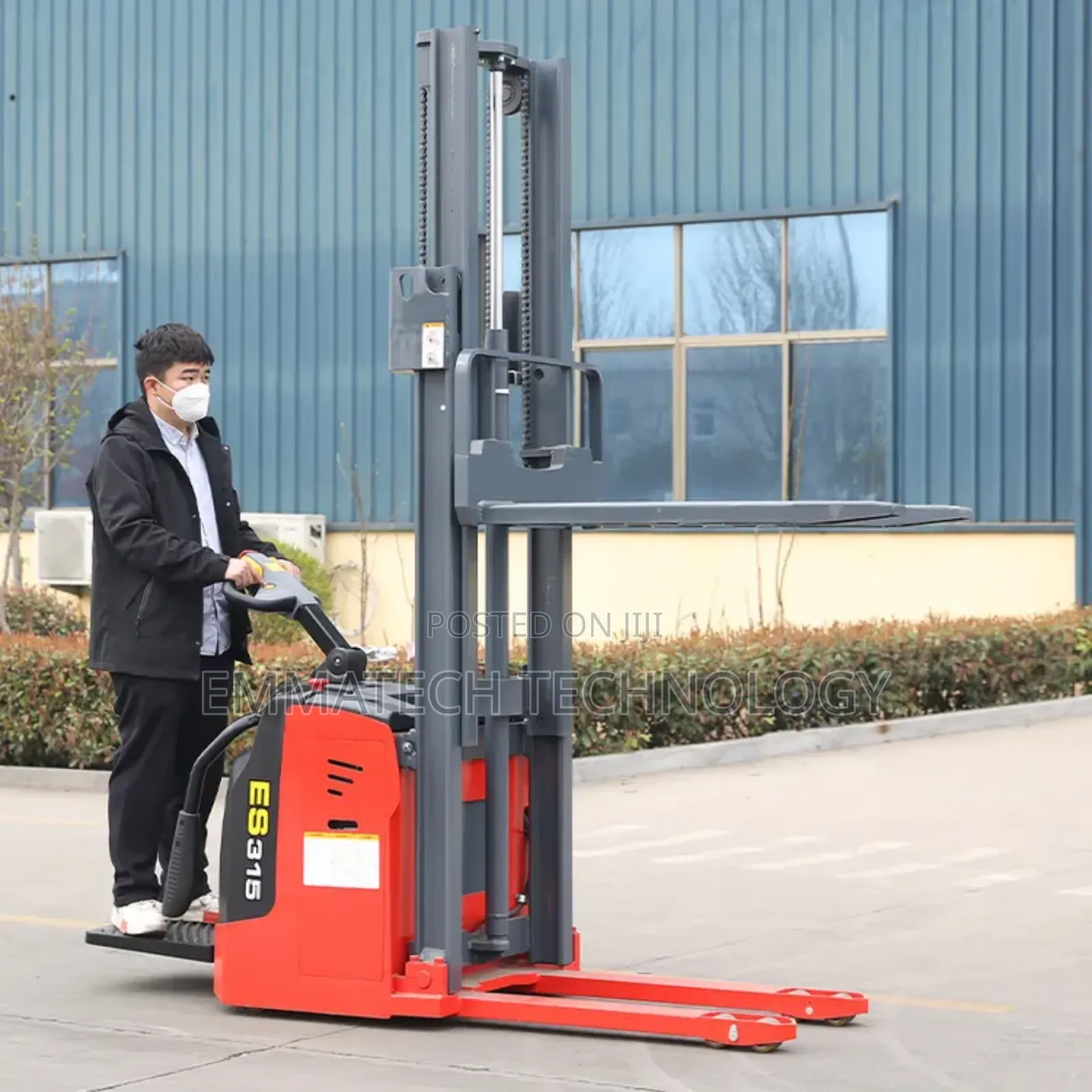 2 Ton Driving Staclker Machine