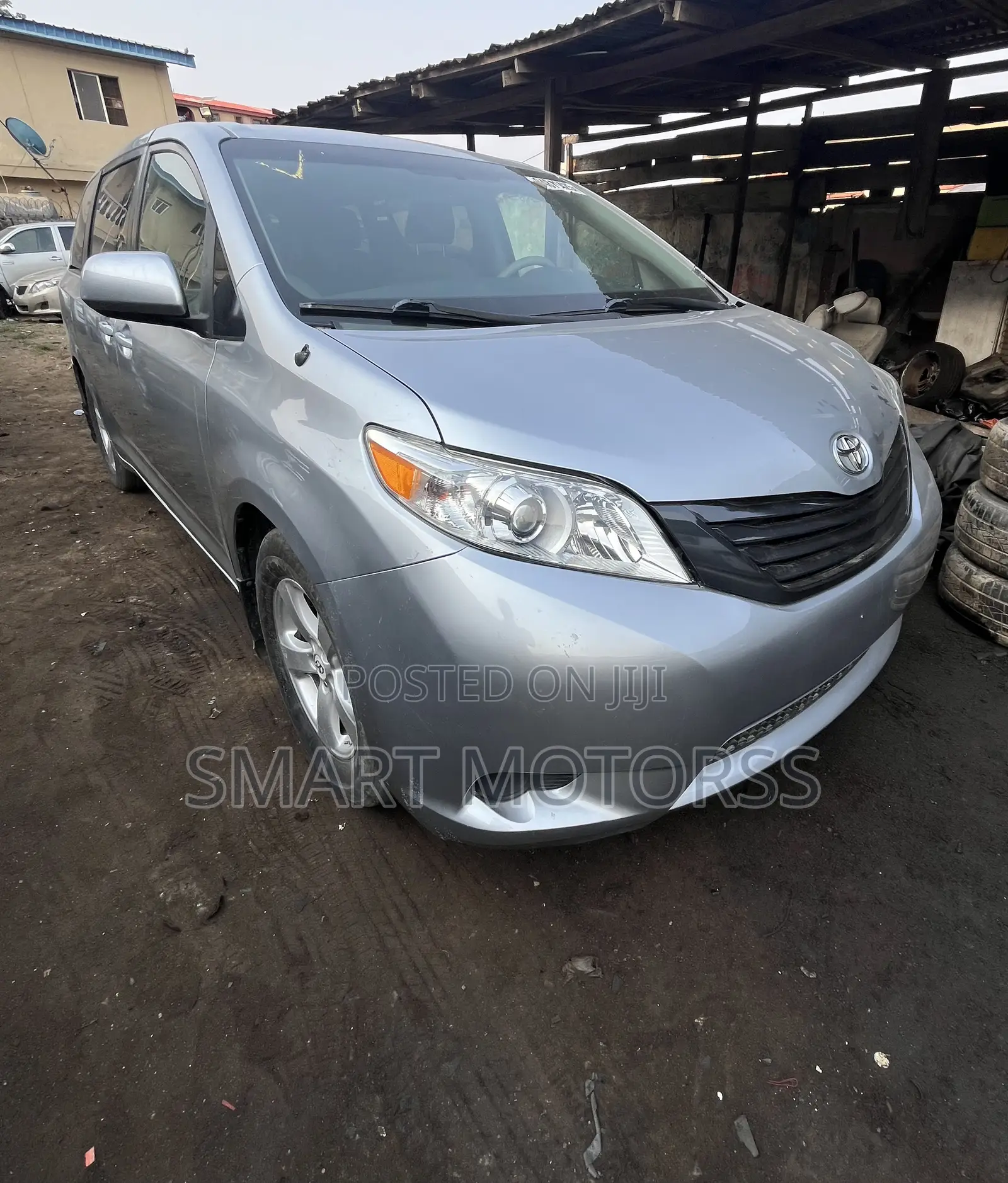 Toyota Sienna 2012 Silver