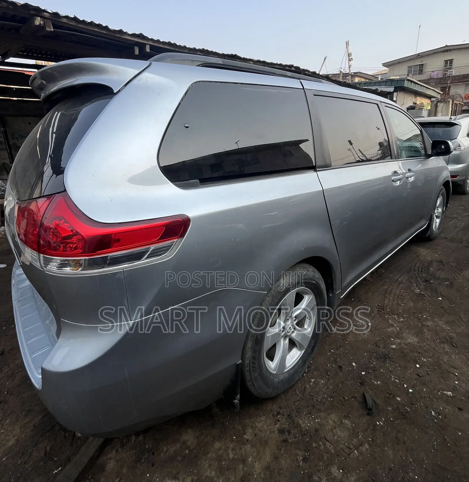 Toyota Sienna 2012 Silver