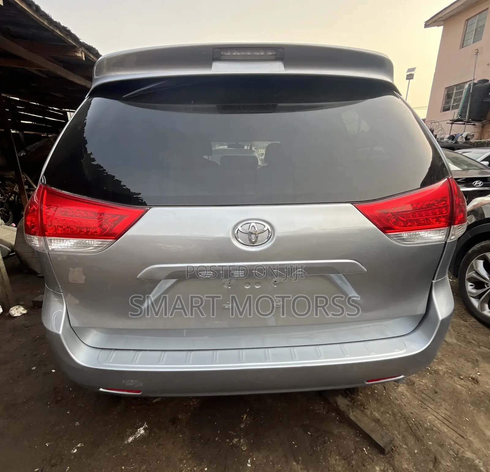 Toyota Sienna 2012 Silver