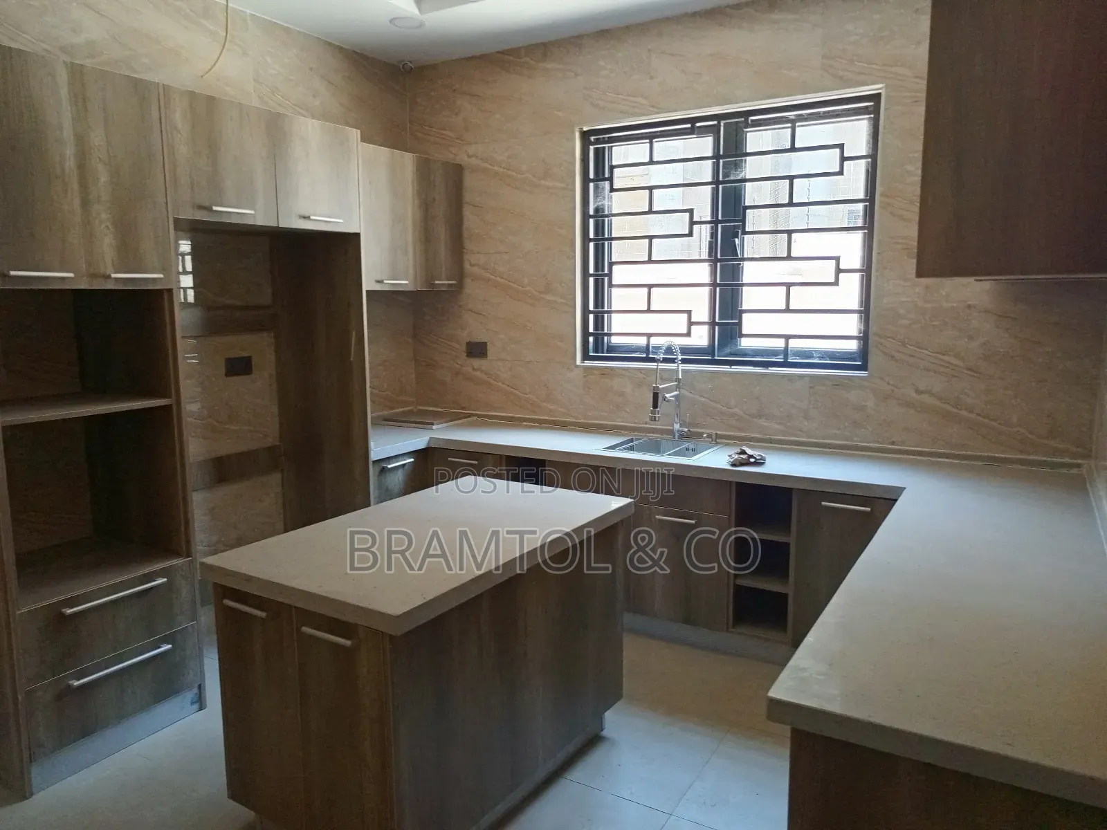 4bdrm Duplex in Guzape District for sale