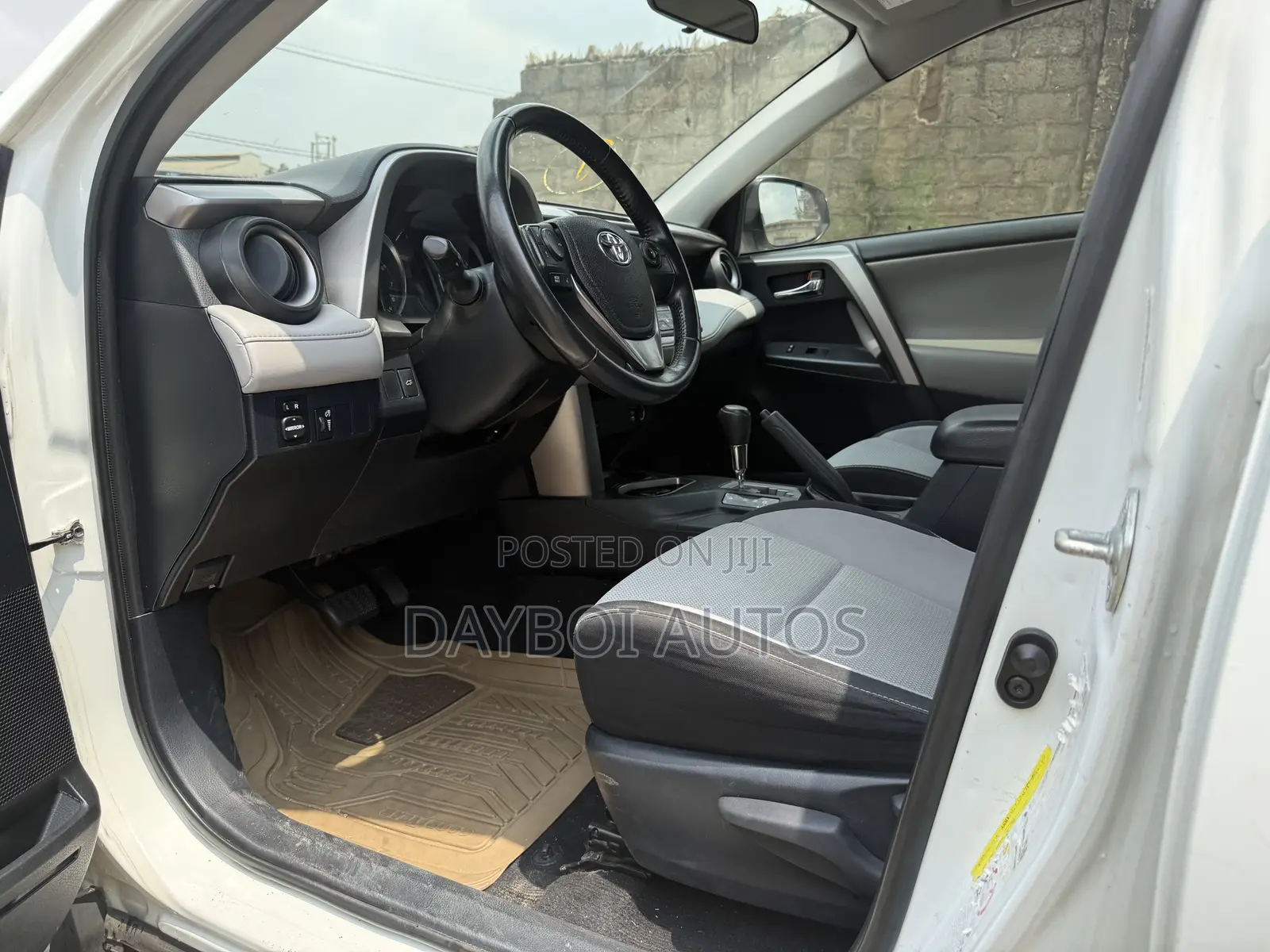 Toyota RAV4 2017 White