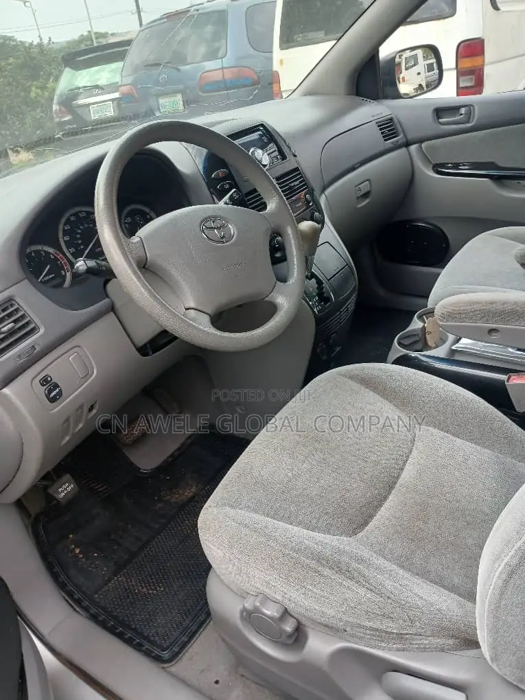 Toyota Sienna 2007 Silver