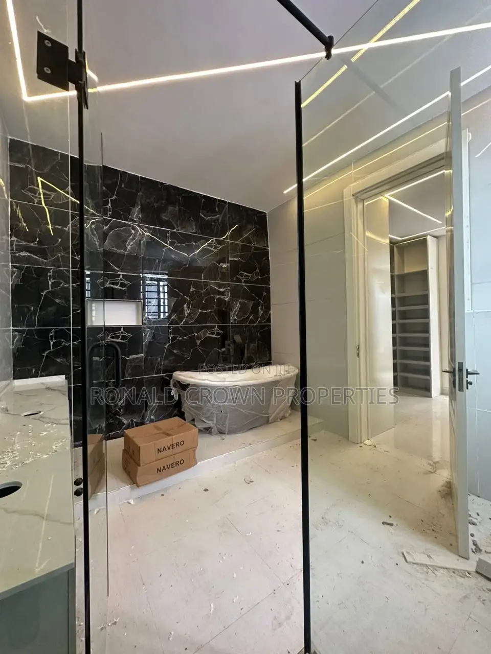 5bdrm Duplex in Lekki Phase 1 for sale