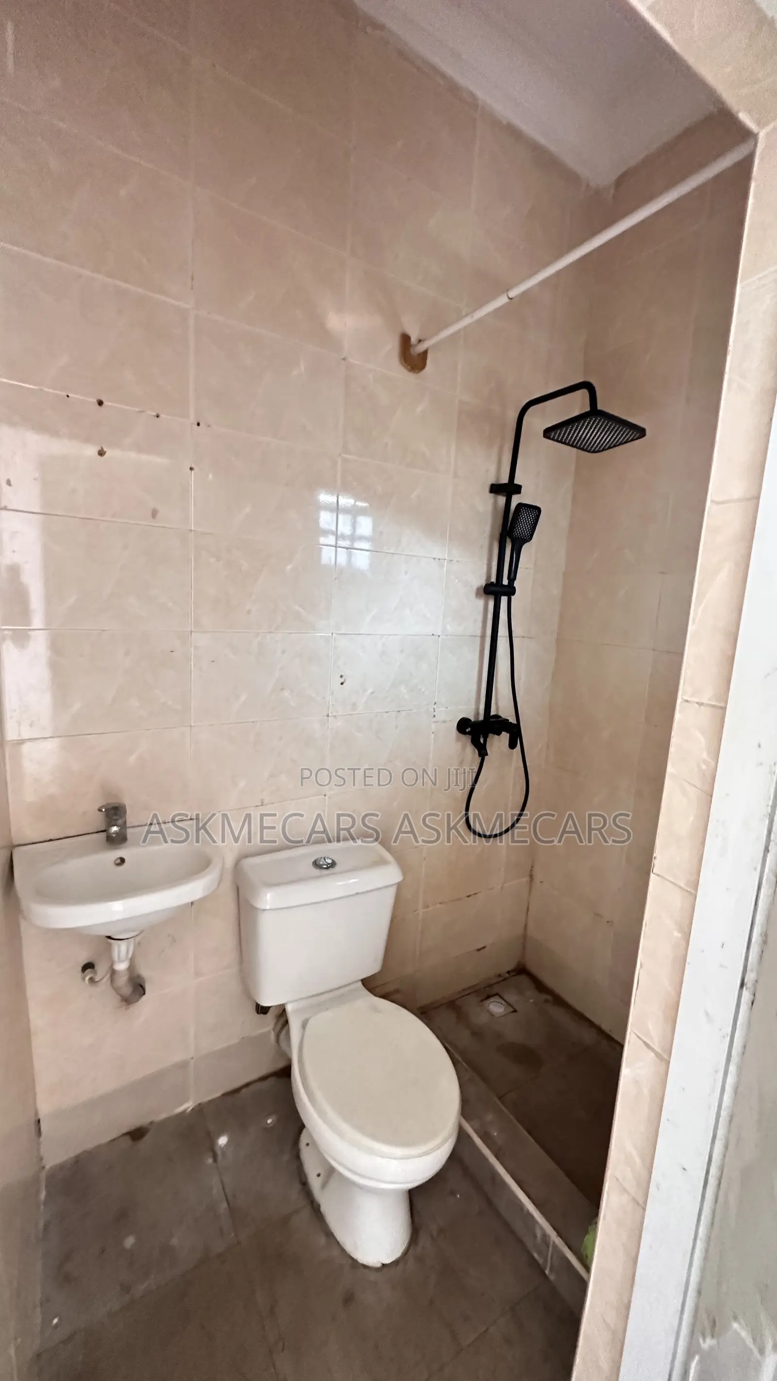 2bdrm Room & Parlour in Ikota School for rent