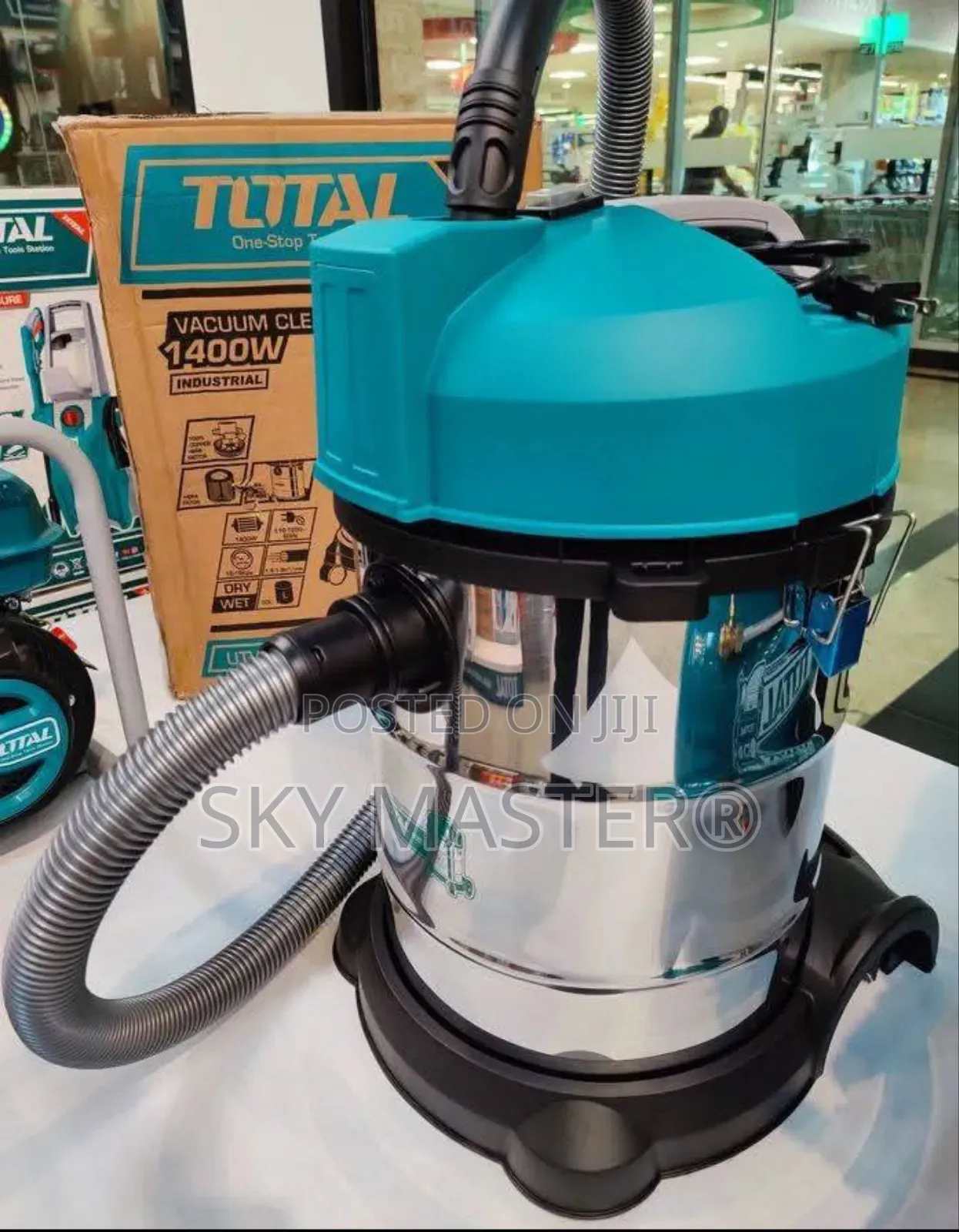1400w Total Vacuum Cleaner 30ltrs