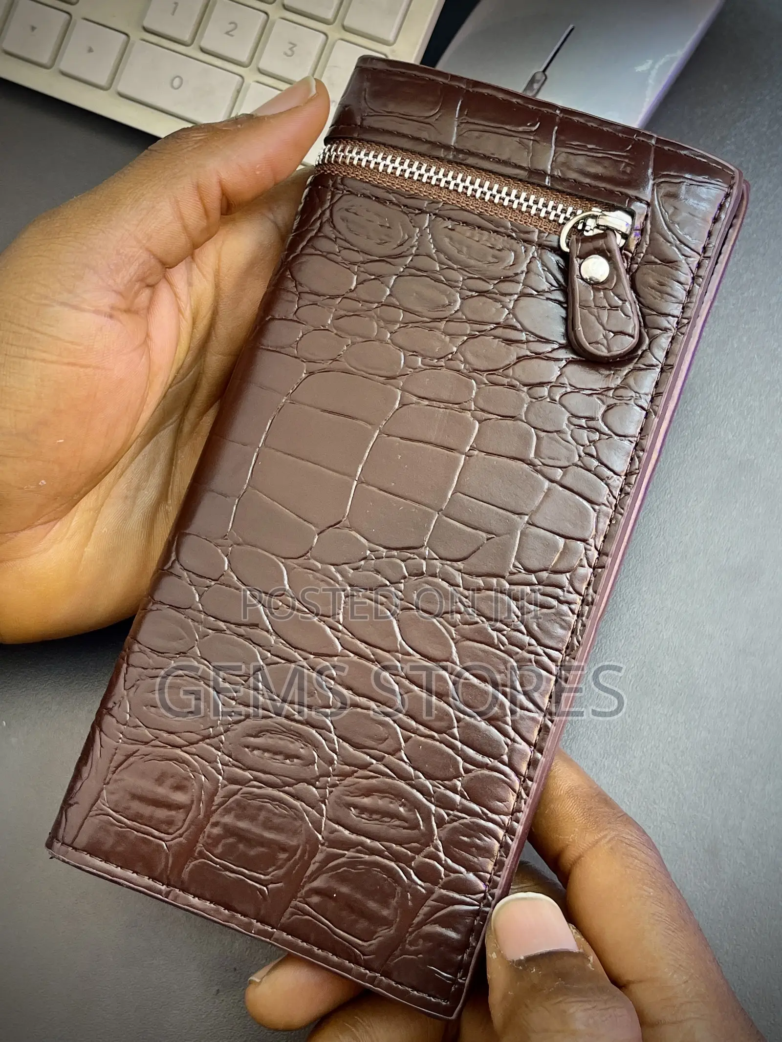 Premium Textured Long Wallet - Sleek Organization for the Modern Man