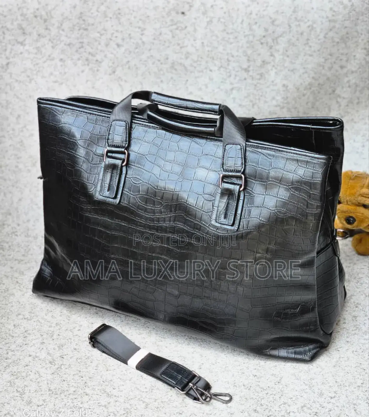 Genuine Leather Unisex Duffle/Travel Bags