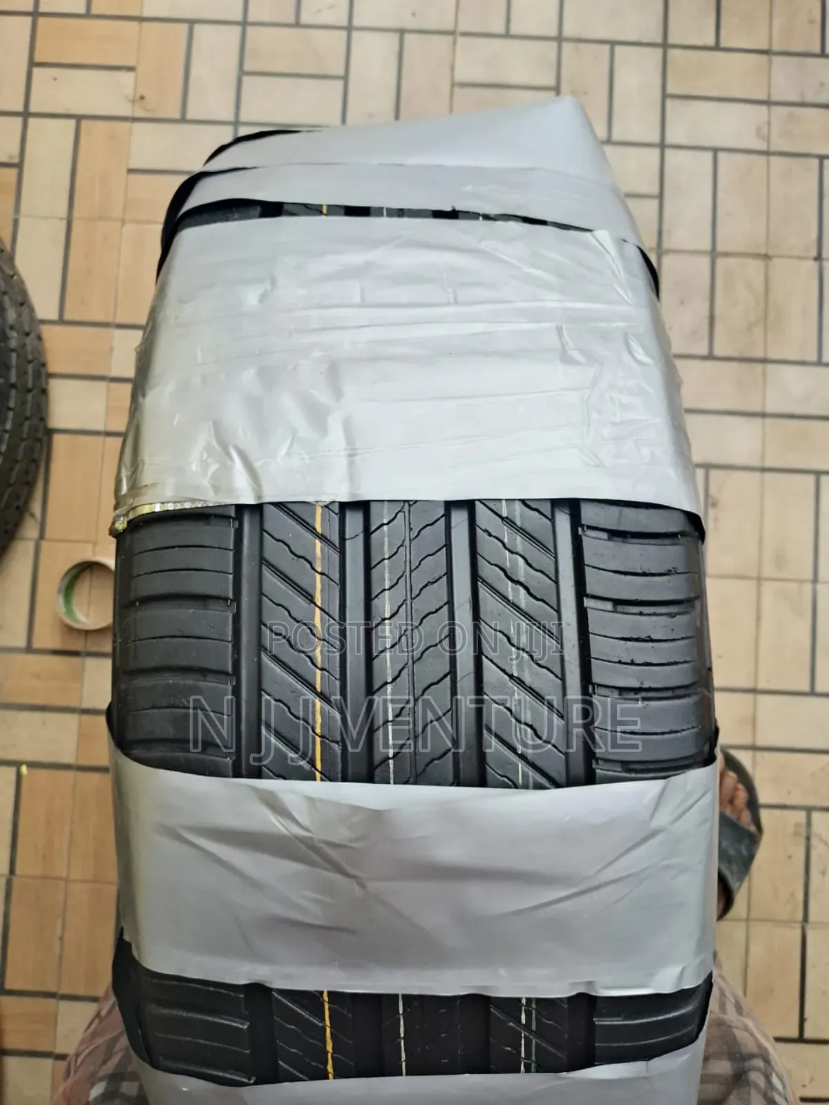 255 35 R18 Michelin .Bridegstone Non China