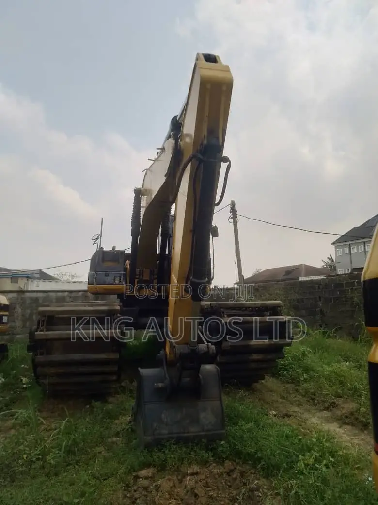 Foreign Caterpillar Excavator