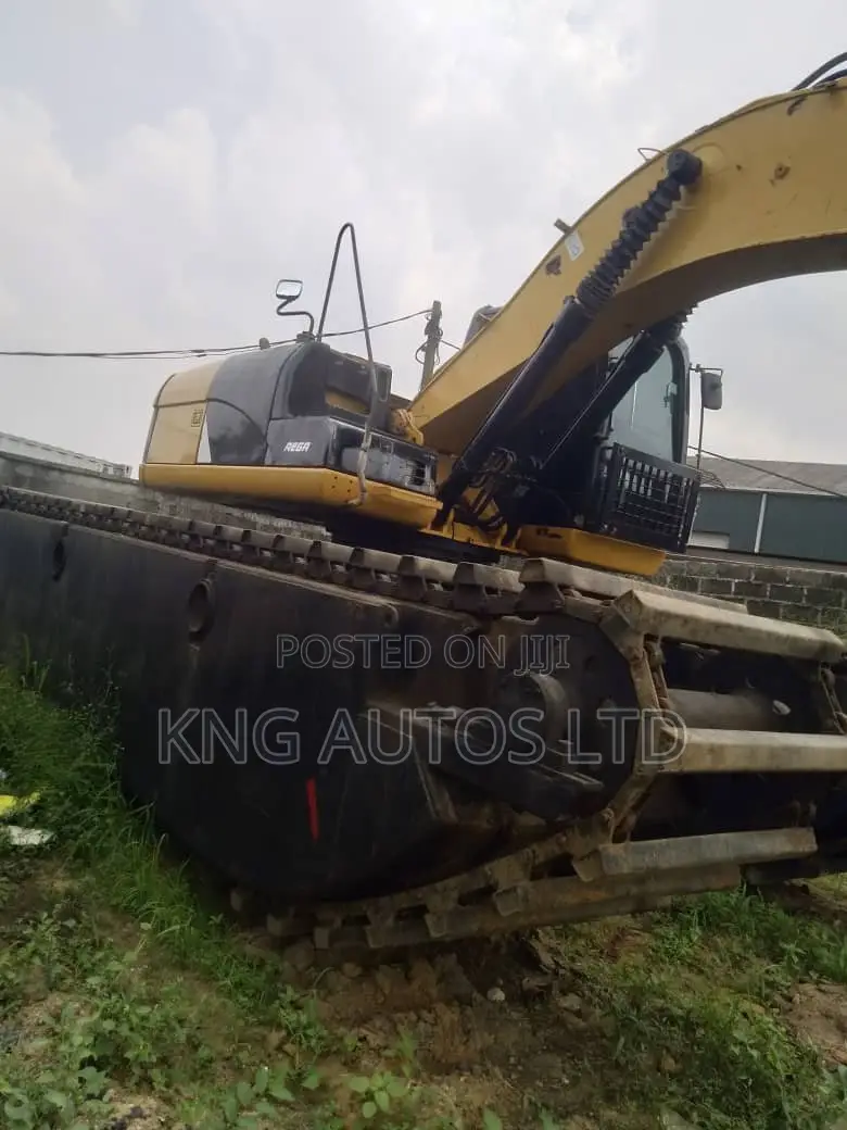 Foreign Caterpillar Excavator