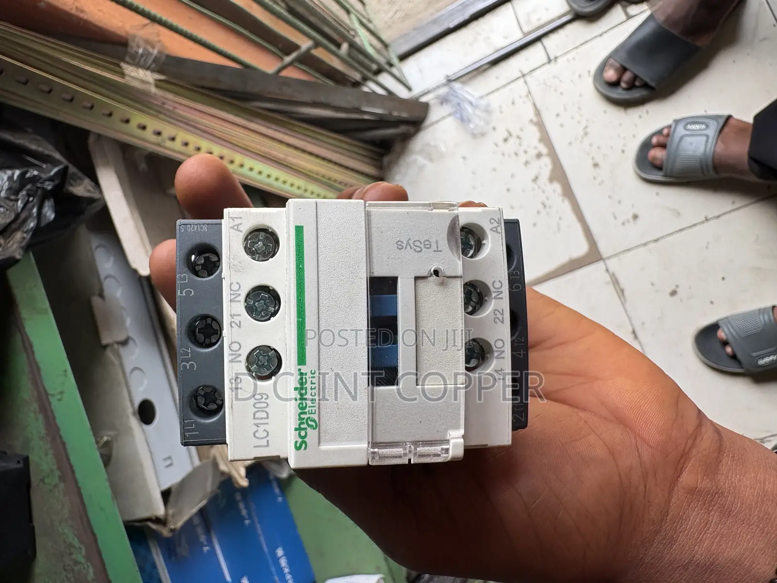 3pole X 25amps Schneider Breaker