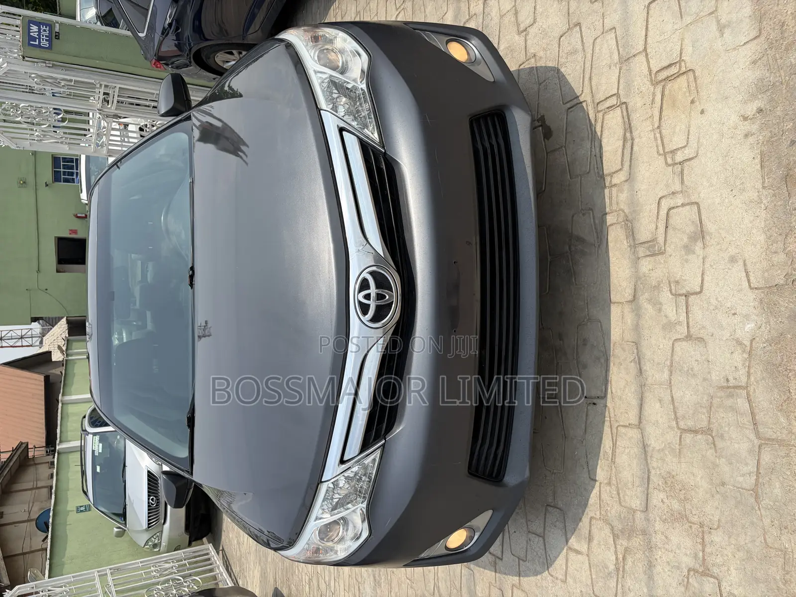 Toyota Camry XLE V6 4dr Sedan (3.5L 6cyl 6A) 2012 Gray