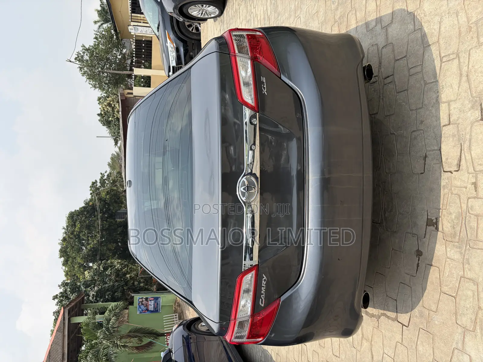 Toyota Camry XLE V6 4dr Sedan (3.5L 6cyl 6A) 2012 Gray