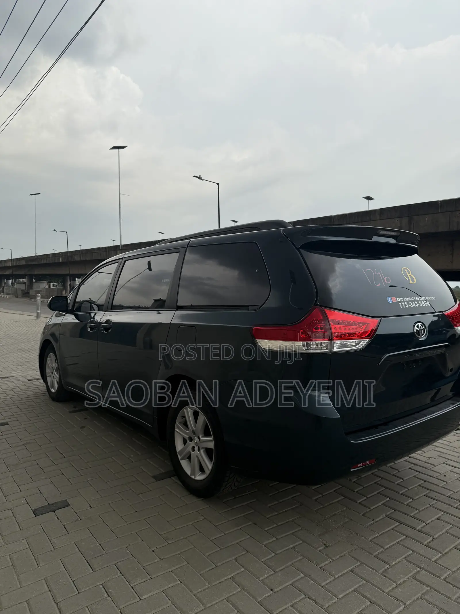 Toyota Sienna LE 7 Passenger 2011