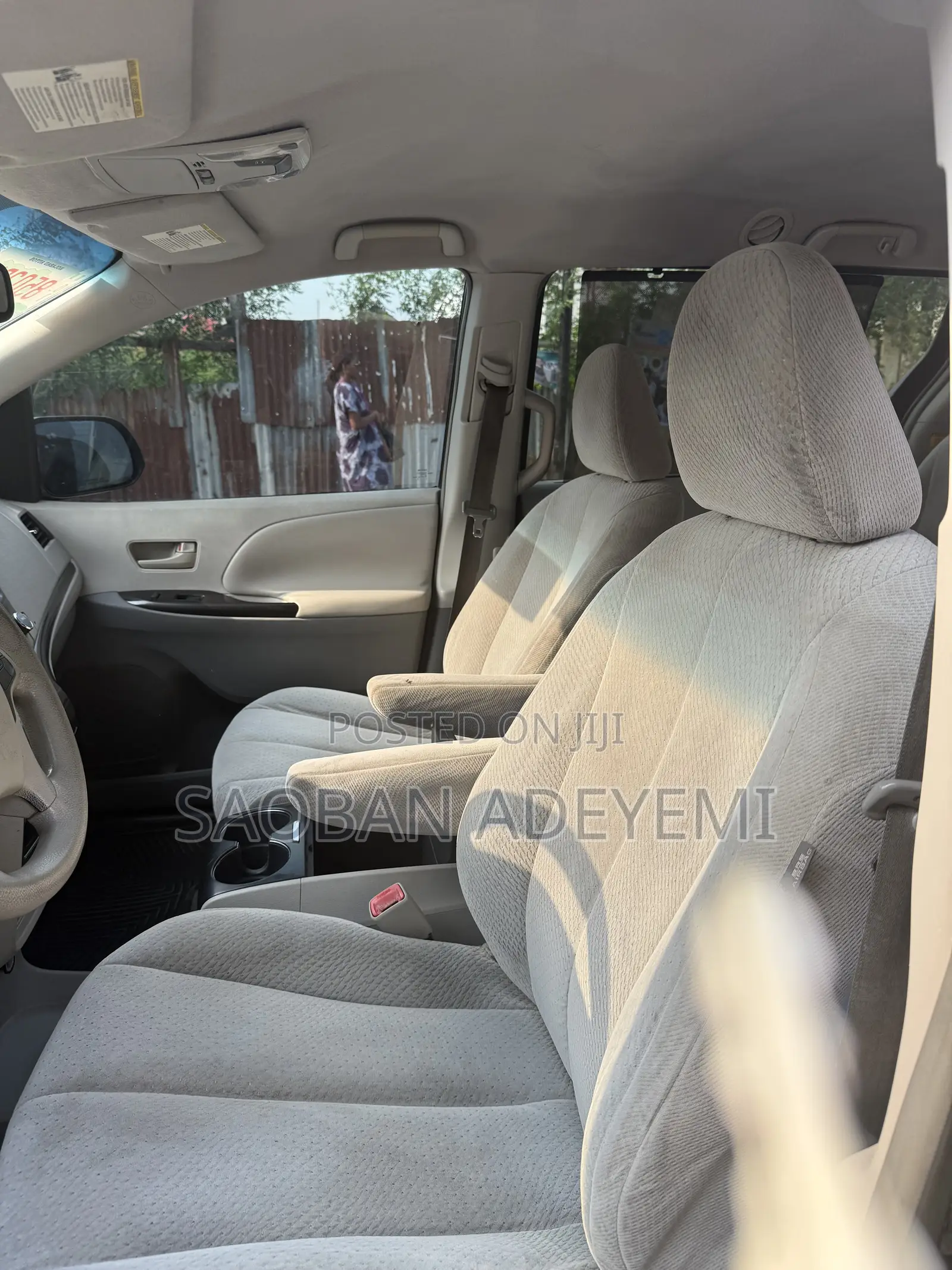 Toyota Sienna LE 7 Passenger 2011