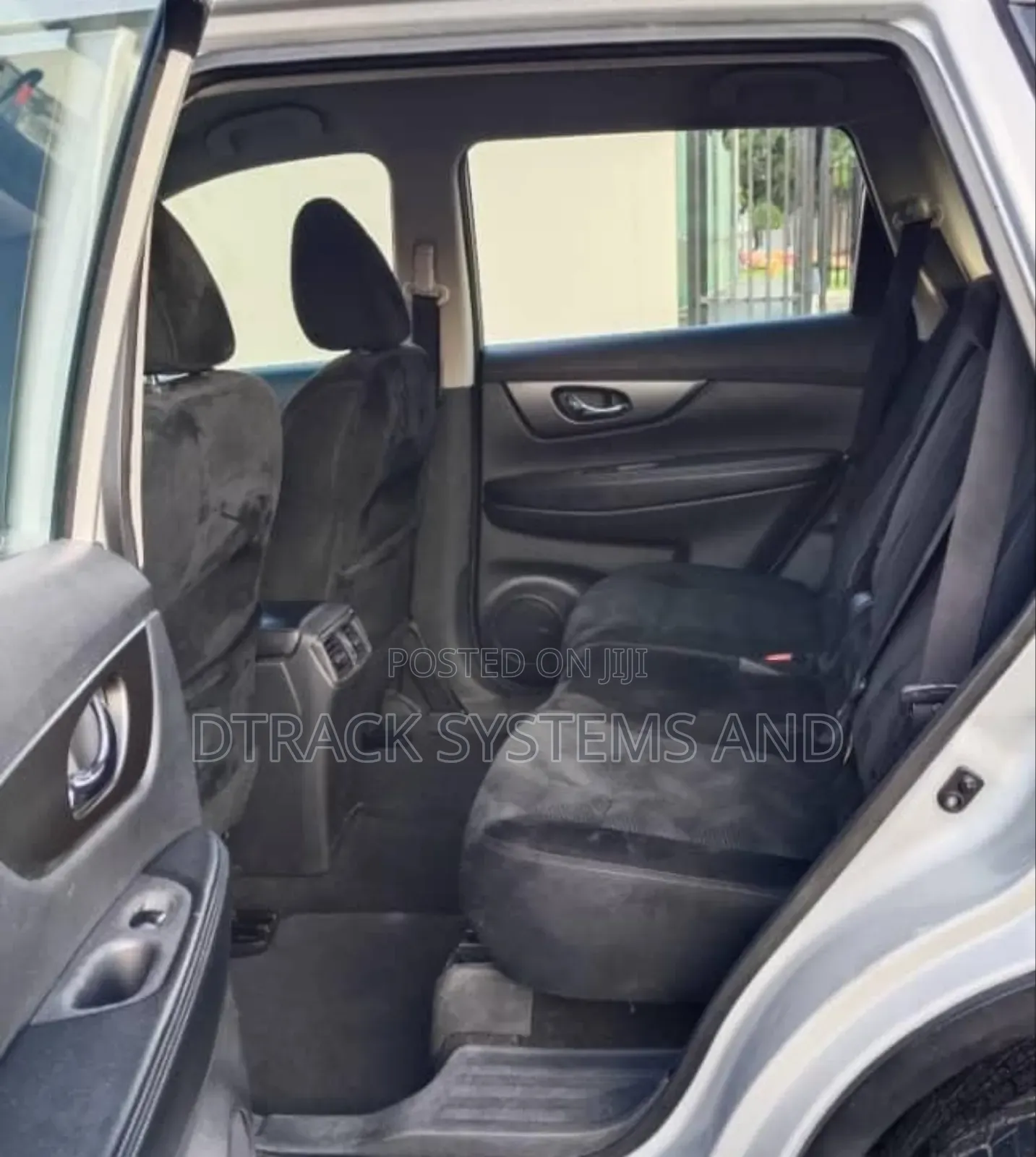 Nissan Rogue SV 4dr SUV AWD (2.5L 4cyl CVT) 2015 Silver