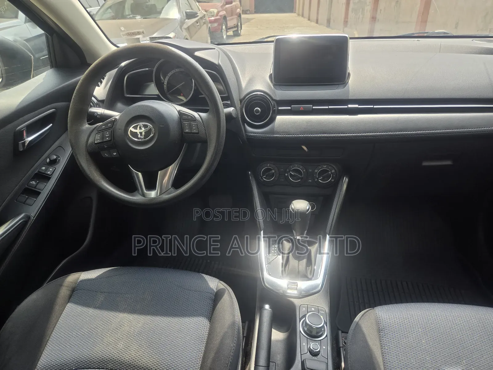 Toyota Yaris 2017 Blue