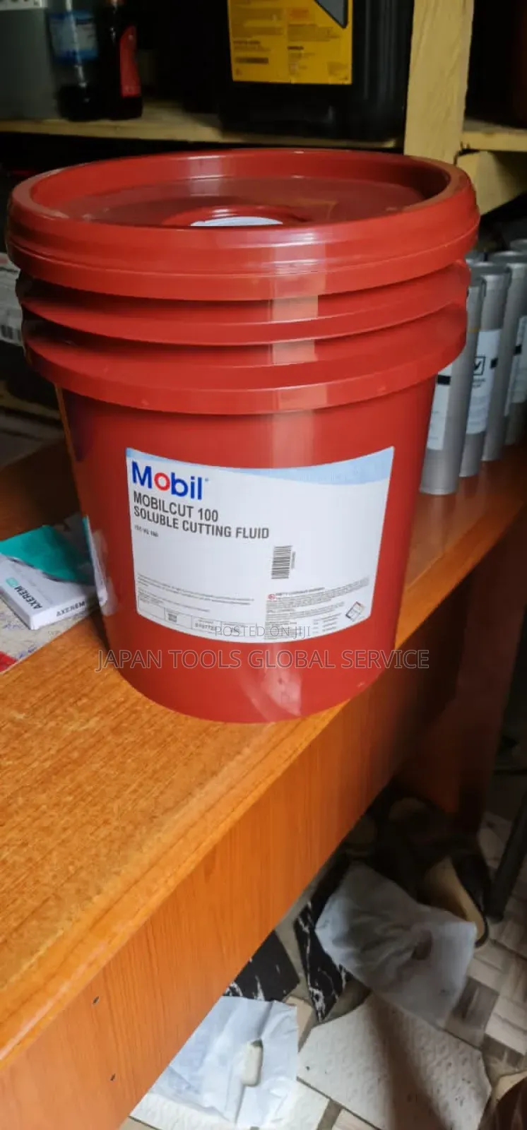 Mobil Cut 100 Soluble Cutting Fluid