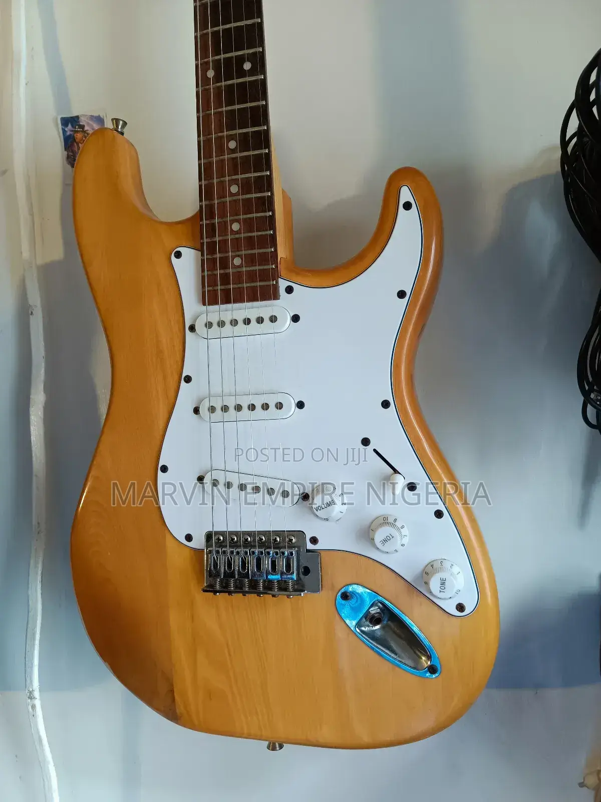 Fender Stratocaster Guitar Original Contour Body With Whammy Bar