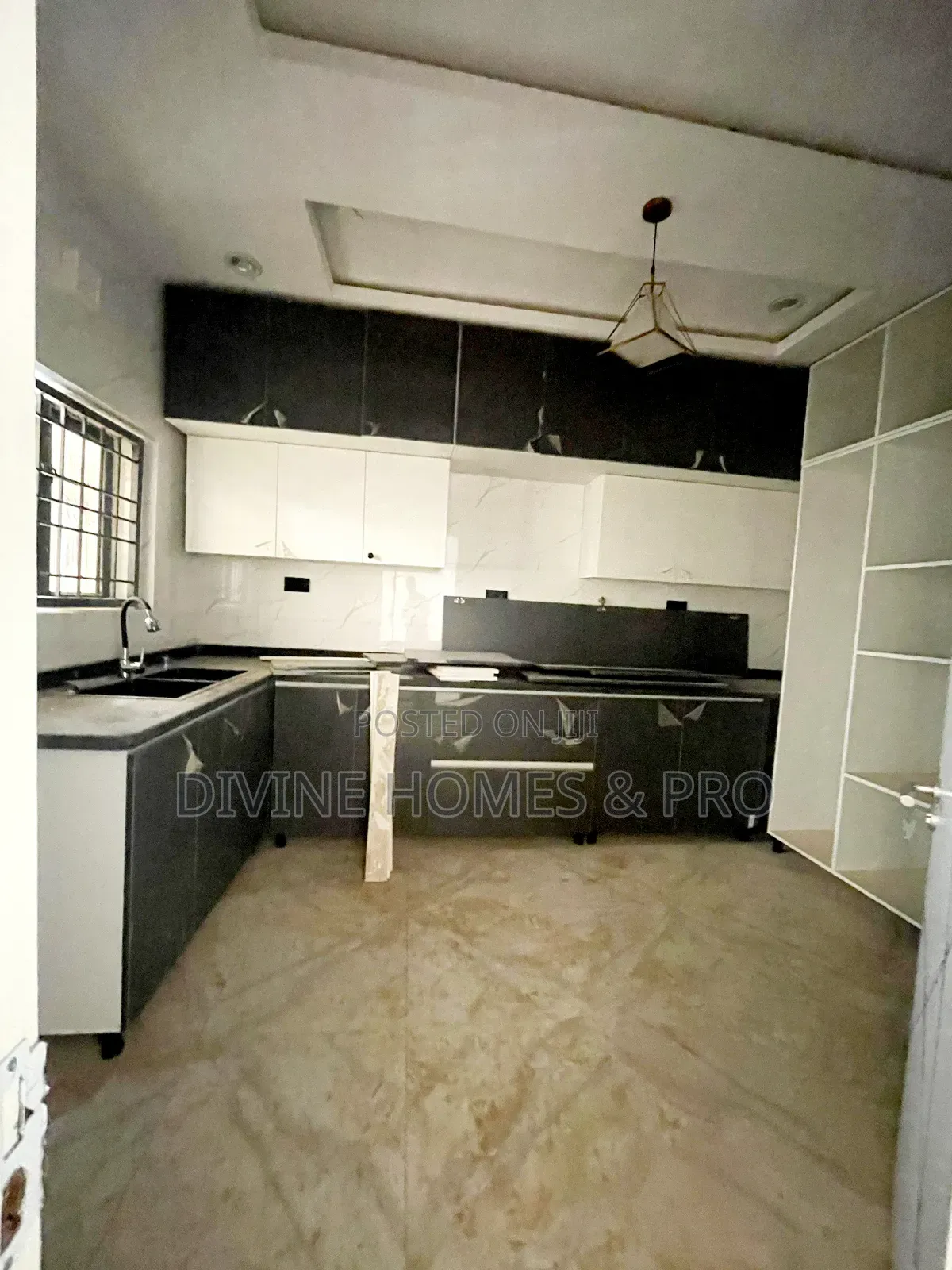 2bdrm Block of Flats in Nigeria Ghana School, Life Camp for sale