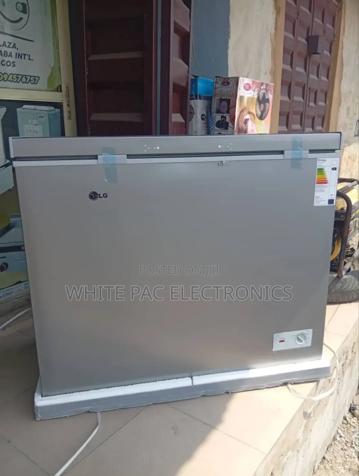 Lg Chest Freezer 350 Litre ( Inner Glass ) Fast In Making Ice Block