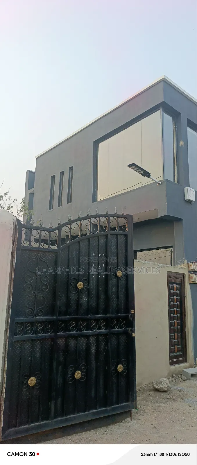 Mini Warehouse With Office Toilet