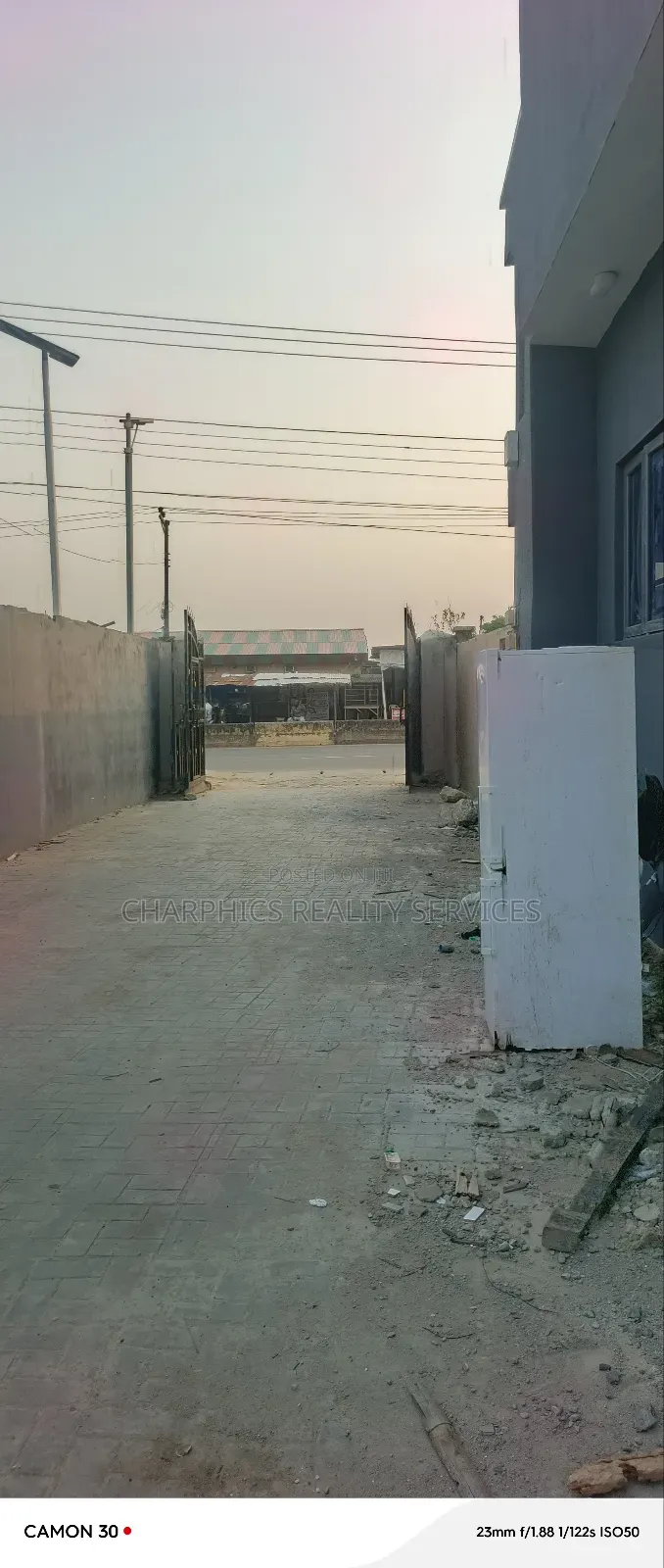 Mini Warehouse With Office Toilet