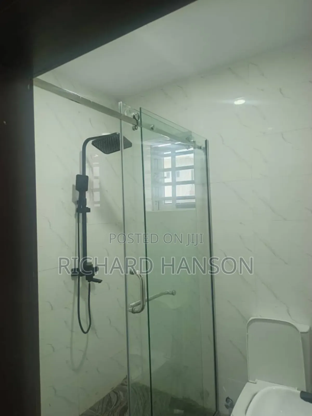 5bdrm Duplex in Estate Behind, Sangotedo for rent