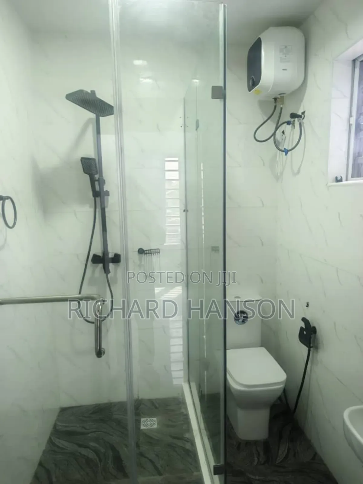 5bdrm Duplex in Estate Behind, Sangotedo for rent