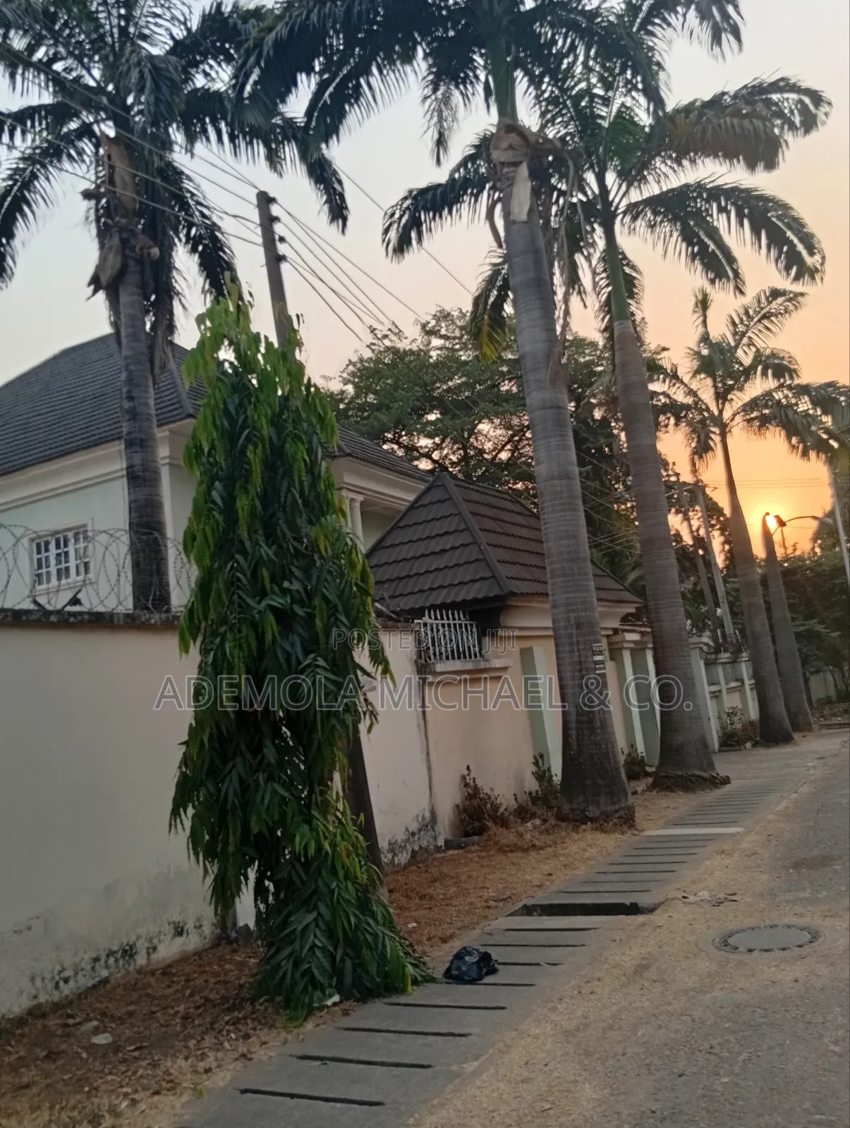 5bdrm Duplex in Wuse Zone for rent