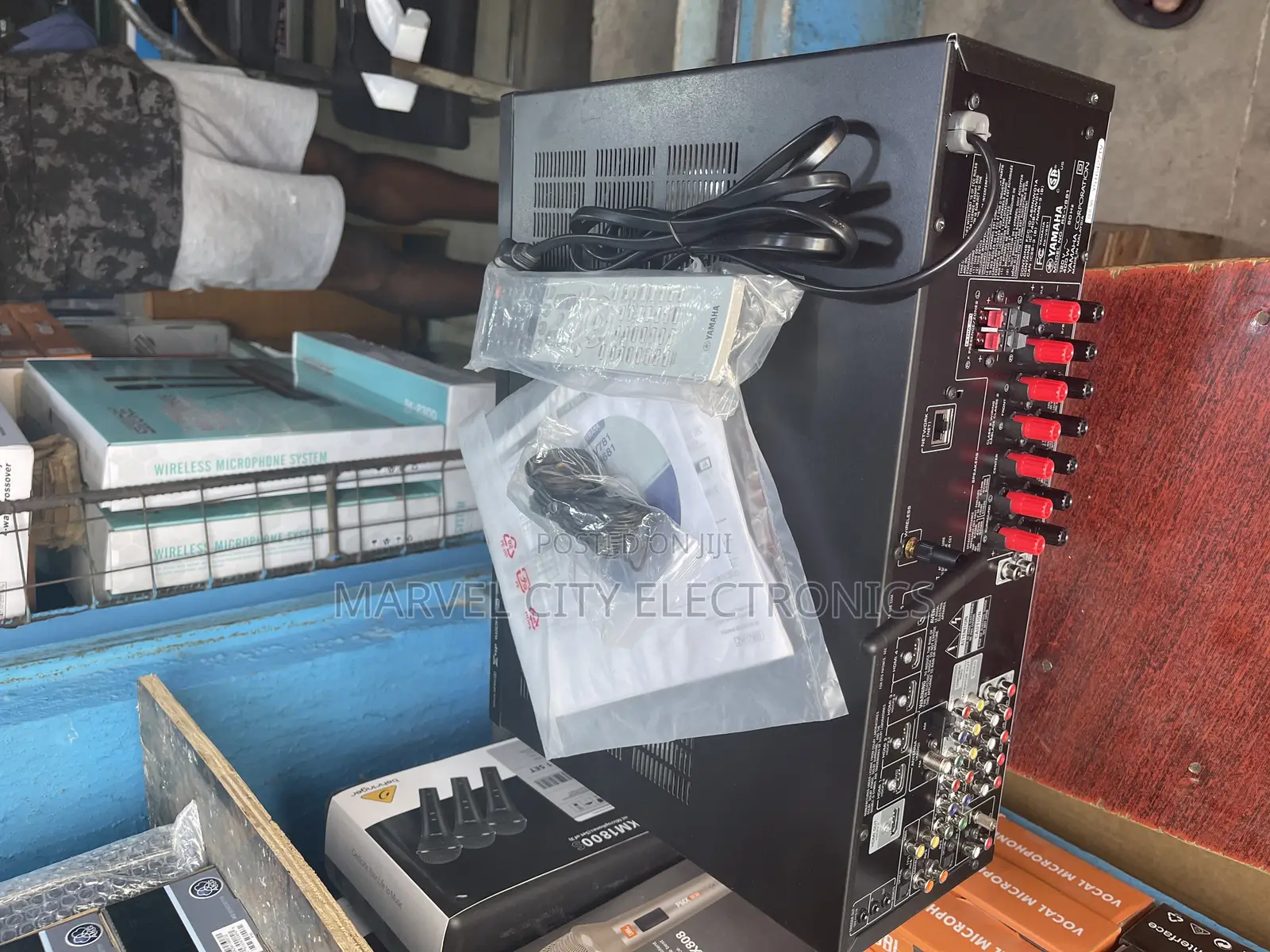 Musiccast Rx-V681 Yamaha Amplifier
