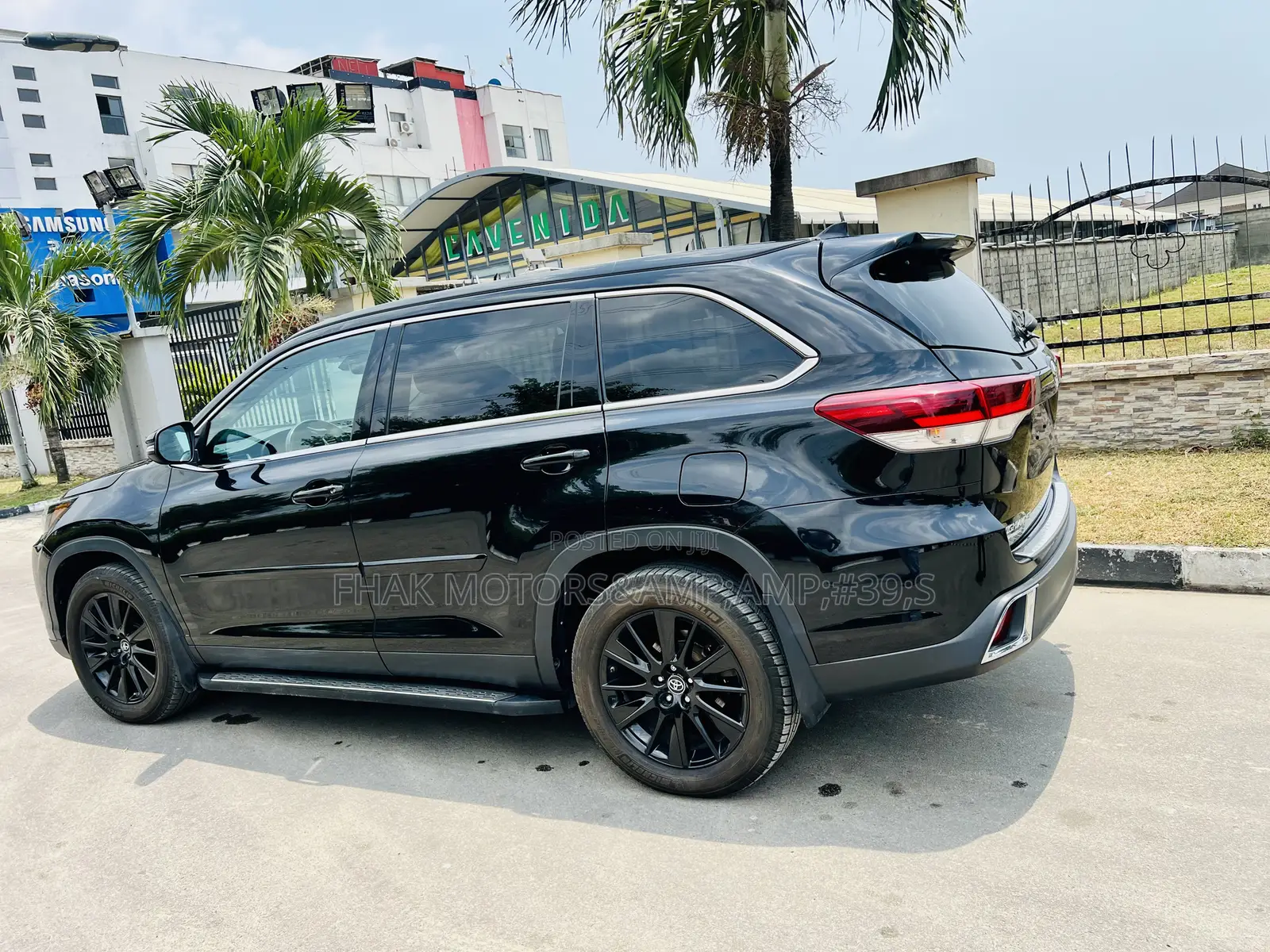 Toyota Highlander SE 2019 Black