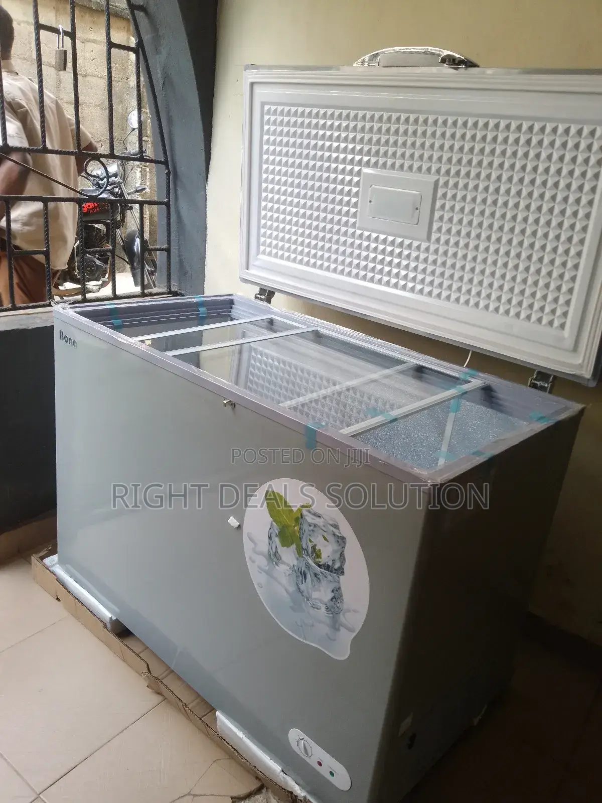 Bona 318l Solar Chest Freezer: The Future of Food Storage