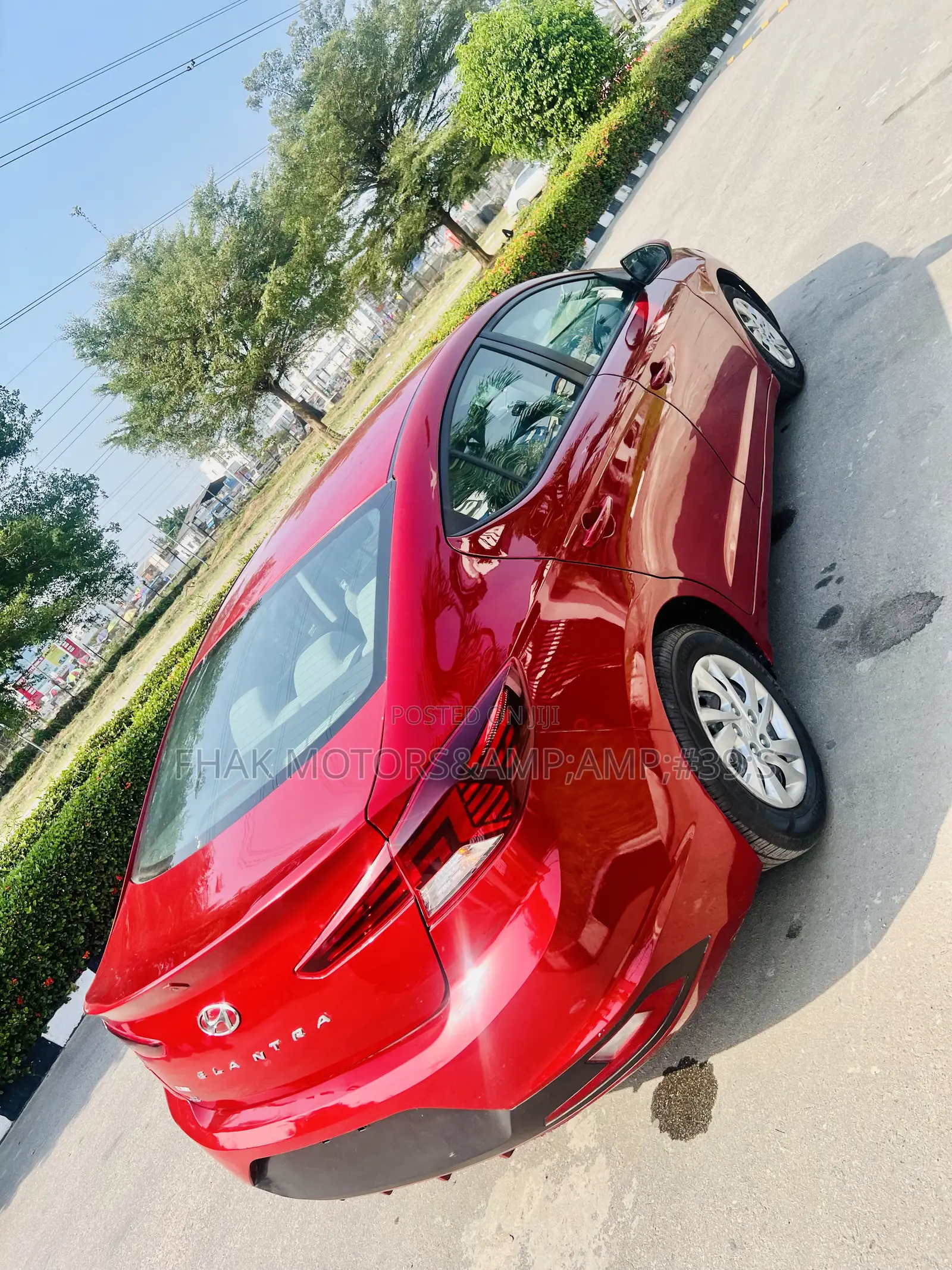 Hyundai Elantra SE 2020 Red
