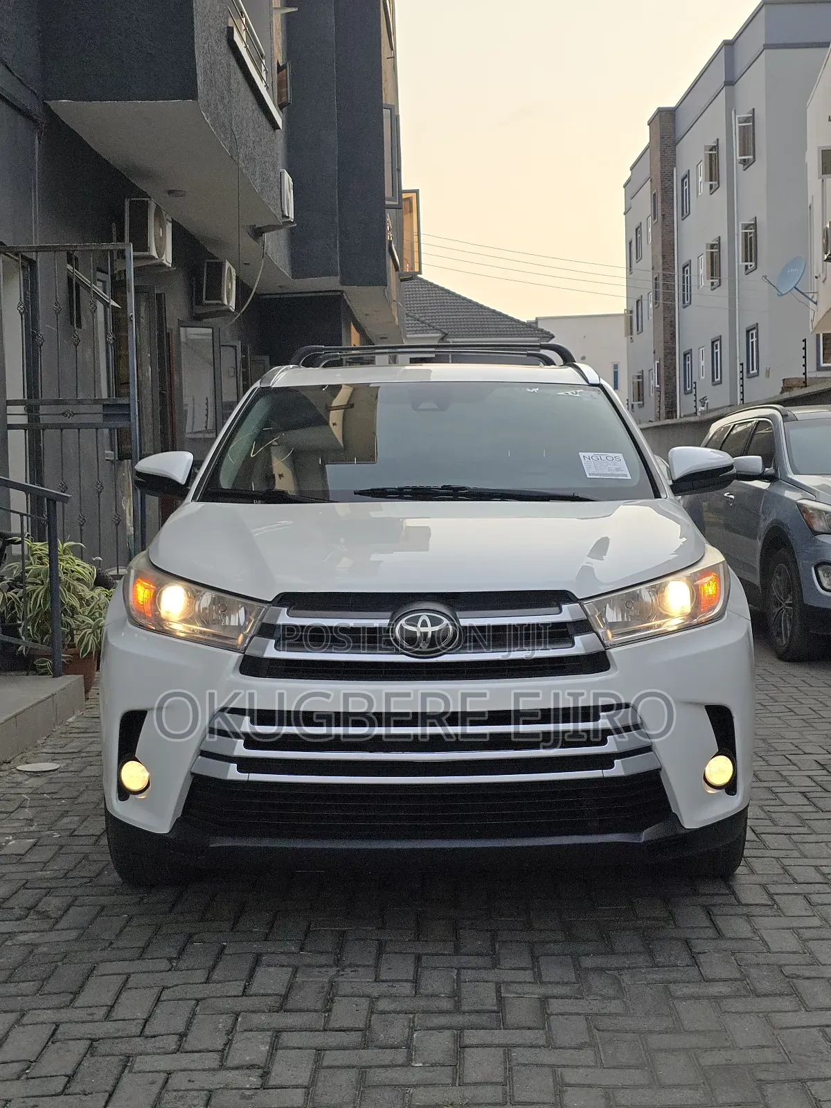 Toyota Highlander XLE 4x4 V6 (3.5L 6cyl 8A) 2017 White