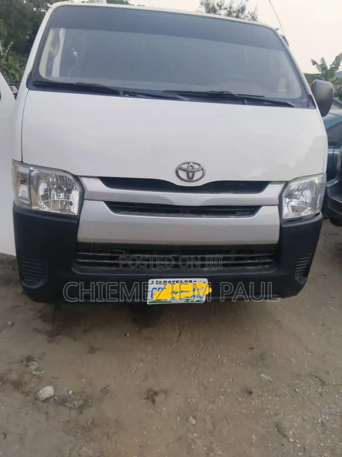 Toyota HiAce 2010 White