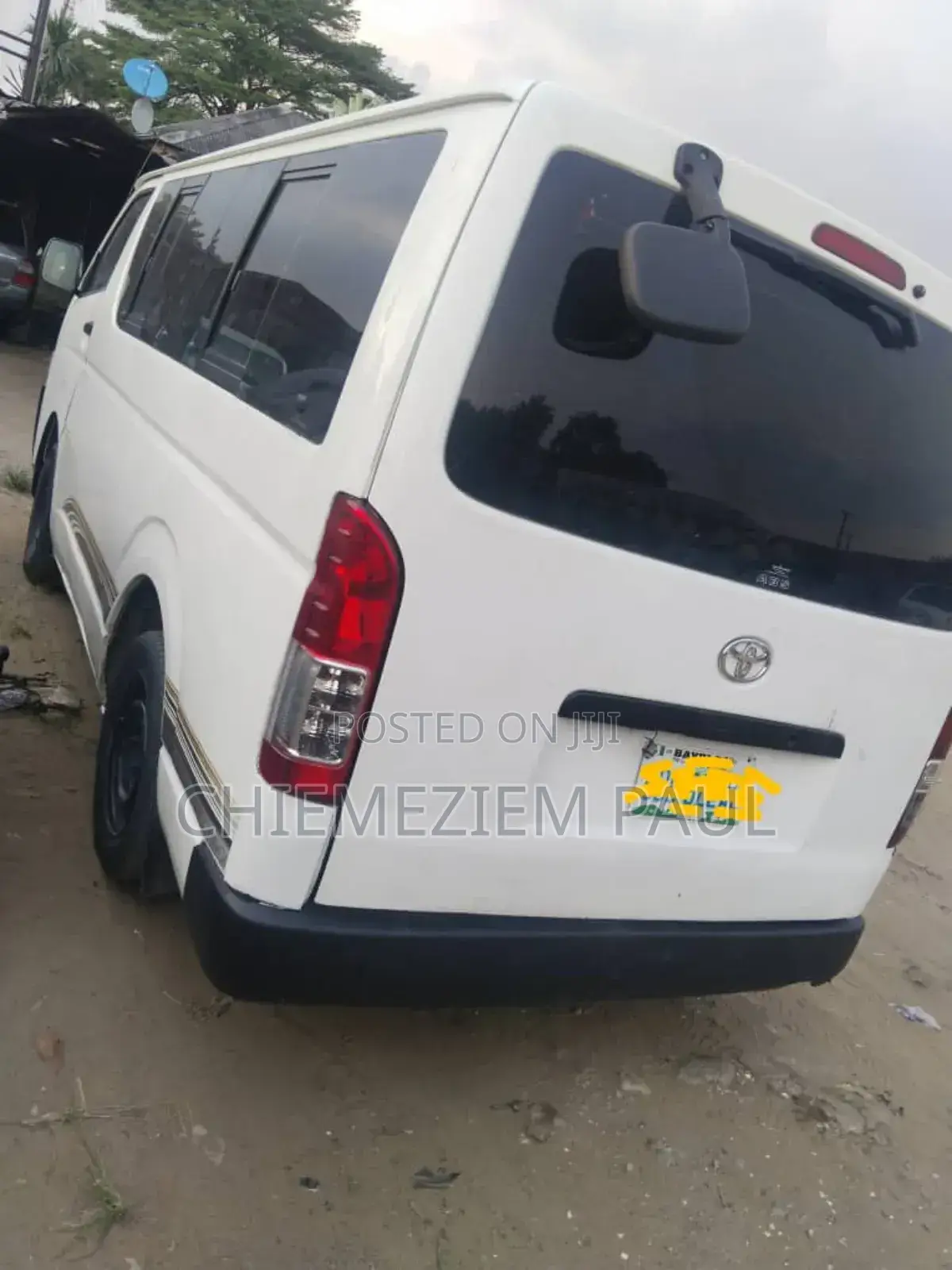 Toyota HiAce 2010 White