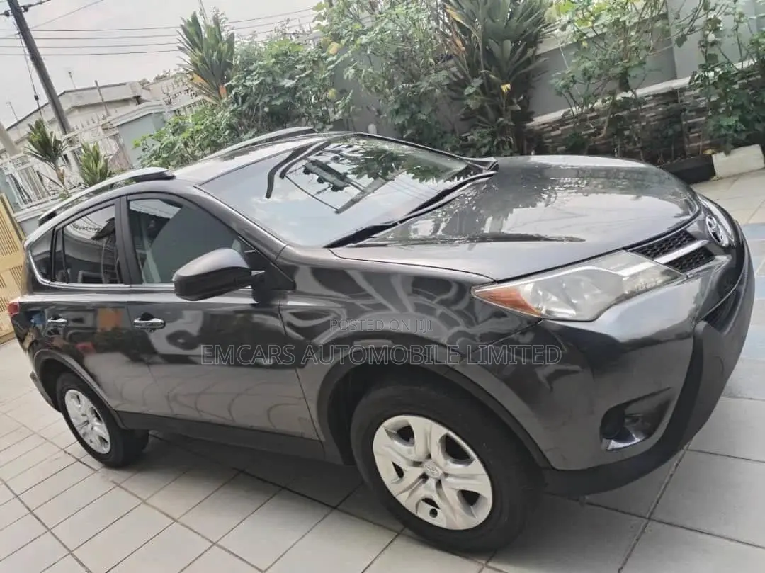 Toyota RAV4 LE 4dr SUV (2.5L 4cyl 6A) 2014