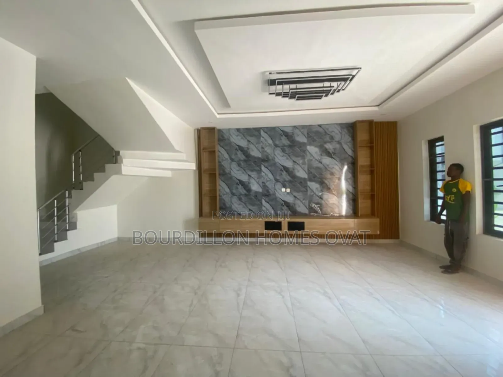 4bdrm Duplex in Harris Drive By Vgc for rent