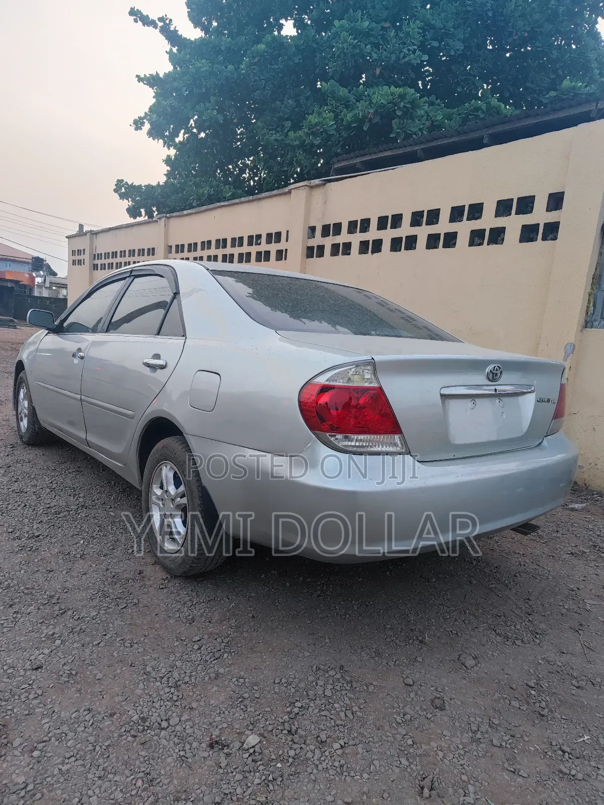 Toyota Camry LE 4dr Sedan (2.4L 4cyl 5A) 2005 Silver